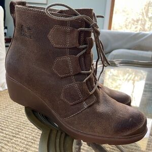 Sorel Toronto Lace wedge Booties size 8 excellent